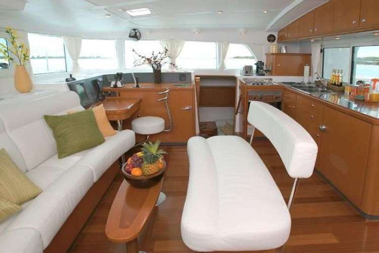 Roomy saloon