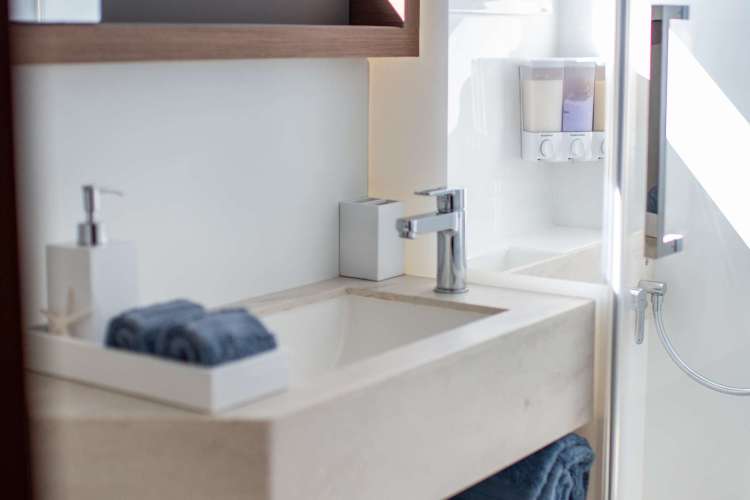 Guest ensuite head 