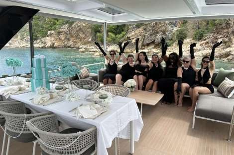 Review img # 44 of the yacht AEOLUS 77