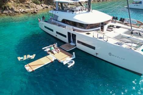 Review img # 41 of the yacht AEOLUS 77