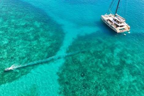 Review img # 14 of the yacht AEOLUS 77