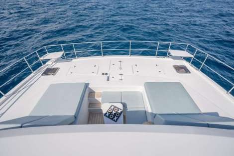 Review img # 49 of the yacht EARNOUT