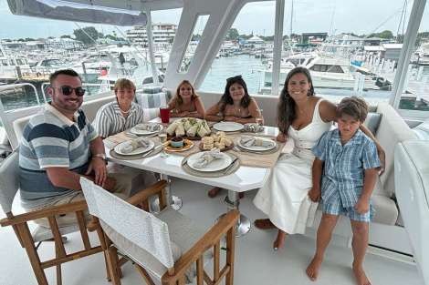 Review img # 27 of the yacht EARNOUT
