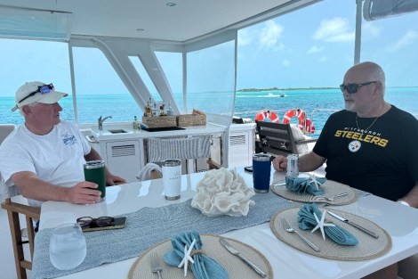 Review img # 22 of the yacht EARNOUT