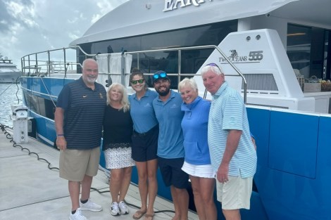 Review img # 23 of the yacht EARNOUT