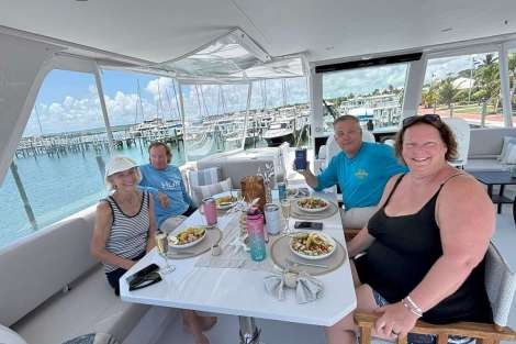 Review img # 19 of the yacht EARNOUT