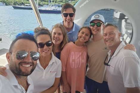 Review img # 25 of the yacht INDULGENCE