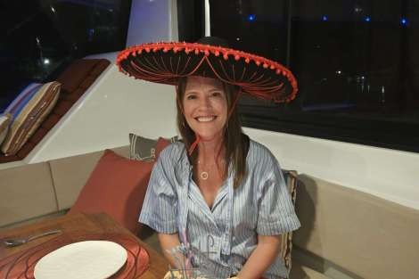 Review img # 20 of the yacht INDULGENCE