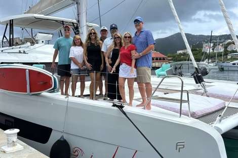 Review img # 17 of the yacht INDULGENCE