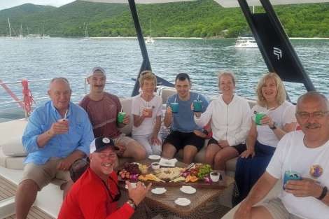 Review img # 11 of the yacht INDULGENCE