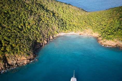 Review img # 41 of the yacht ISLAND KISSES