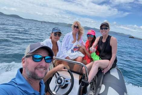 Review img # 1 of the yacht TOUCH THE SKY