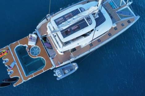 Review img # 2 of the yacht Triwing Endor – Winter